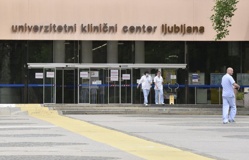 Strop se je zrušil, a sistem ni padel: laboratorijske analize za UKC izvaja tudi Slovenska vojska