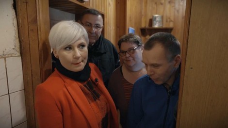 Ana in Bojan (Delovna akcija) ostala brez besed: takšno stranišče ima par, ki potrebuje pomoč