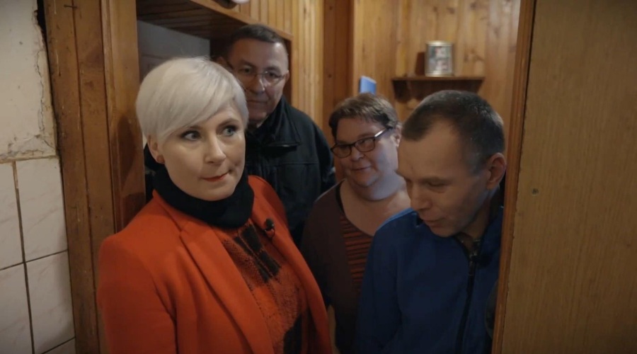 Ana in Bojan (Delovna akcija) ostala brez besed: takšno stranišče ima par, ki potrebuje pomoč (foto: Voyo/posnetek zaslona)