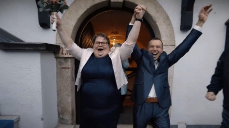 FOTO: Ne le prenova stanovanja, Delovna akcija ju je tudi poročila