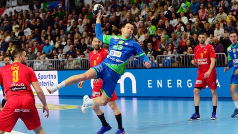 Slovenski rokometaši po dveh zmagah nad Črnogorci že med evropsko elito v Nemčiji