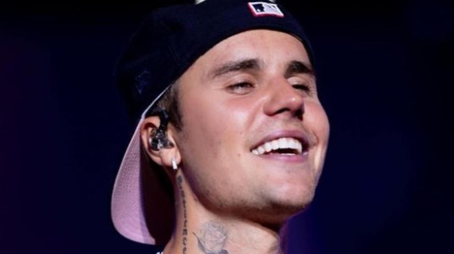 FOTO: Justin Bieber na zabavo po oskarjih prišel v odeji (foto: Instagram/Justin Bieber/evanpaterakis)