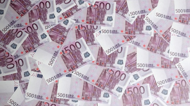 Država prejela 650 milijonov evrov, da pomaga Slovencem (foto: Profimedia)