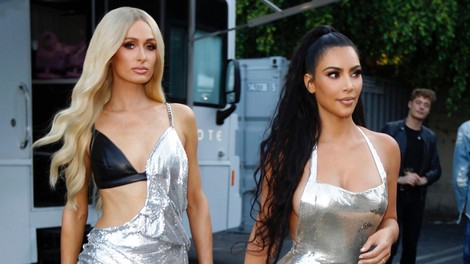 VIDEO: Paris Hilton razkrila, kakšno (nenavadno) darilo za dojenčka je prejela od Kardashianovih