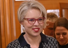 Urška Klakočar Zupančič z nenavadnim obeskom okoli vratu: simbolizira večno življenje (FOTO)