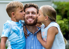 Spremembe, ki bodo zagotovo razveselile: očetje bodo lahko preživeli več časa s svojim otrokom