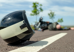 Tragična nesreča Slovenca na Hrvaškem: po padcu z motorjem podlegel poškodbam