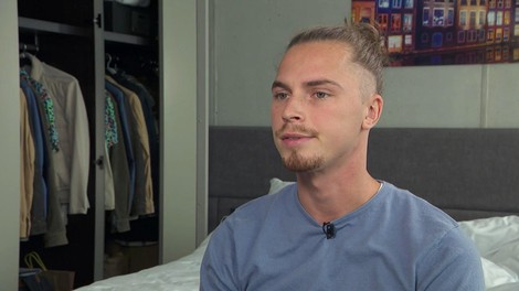 Žan (Poroka na prvi pogled) noči ni prespal v stanovanju. Resnica je takšna, kamere tega niso snemale