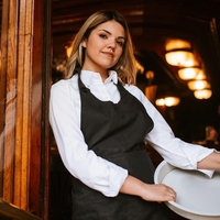 Natakarica si je prislužila 800 evrov napitnine, razlog za takšno velikodušno potezo gosta pa je preprosto – bizaren