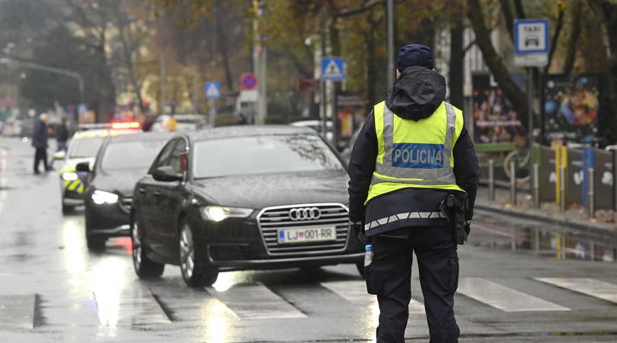 Nova pravila glede vožnje, ki bodo spremenila vse: preverite, zakaj bodo kazni postale neizogibne (foto: Žiga Živulović jr. /Bobo)