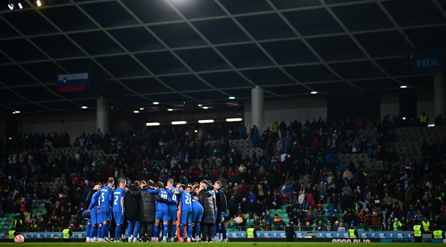Nogometaši pred polnimi Stožicami dosegli jubilejno 100. zmago in stopili korak bližje Euru 2024 (foto: Facebook/Nogometna zveza Slovenije)
