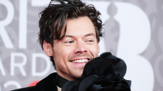 VIDEO: Harry Styles po razhodu že strastno poljublja drugo (zagotovo jo poznate, velja za najlepšo žensko na svetu) (foto: Profimedia)