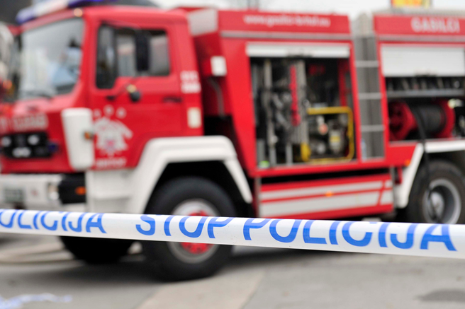 Na območju Kamnika zagorela družinska hiša: gasilci našli mrtvega moškega