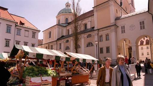 Obnavljajo Plečnikovo arkado na ljubljanski tržnici: poznate njeno zgodovino?