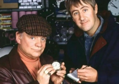 Neverjetno odkritje: zvezdnik kultne serije pri svojih 83. letih izvedel, da ima hčerko (FOTO)