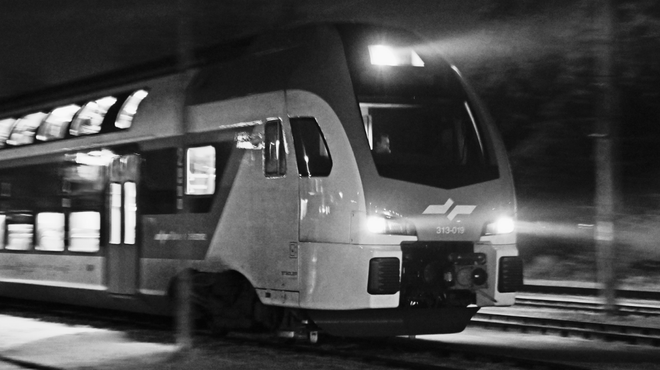 Tragedija na tirih: potniški vlak zbil delavca, nesreče ni preživel (foto: Žiga Živulovič jr./BOBO)