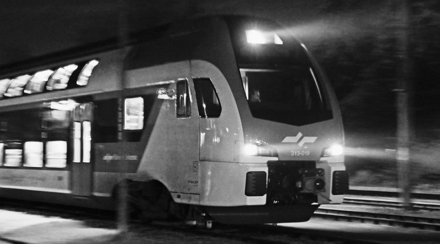 Znane so podrobnosti nesreče v Mariboru, ki je pretresla občane: vlak je trčil v mladoletno osebo (foto: Žiga Živulovič jr./BOBO)