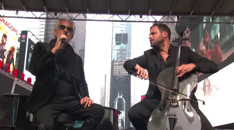 Popoln nastop: Stjepan Hauser in Andrea Bocelli v New Yorku za trenutek zaustavila čas (VIDEO) (foto: YouTube/Hauser/ponetek zaslona)