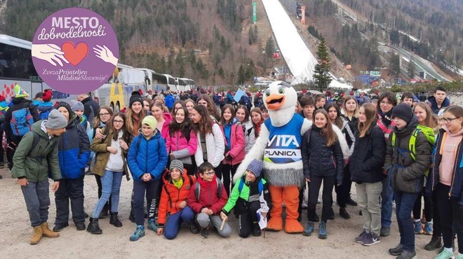 Vesel dan v Planici: za slovenske orle so v živo navijali tudi otroci iz socialno ogroženih družin (foto: Facebook/Planica Nordic)