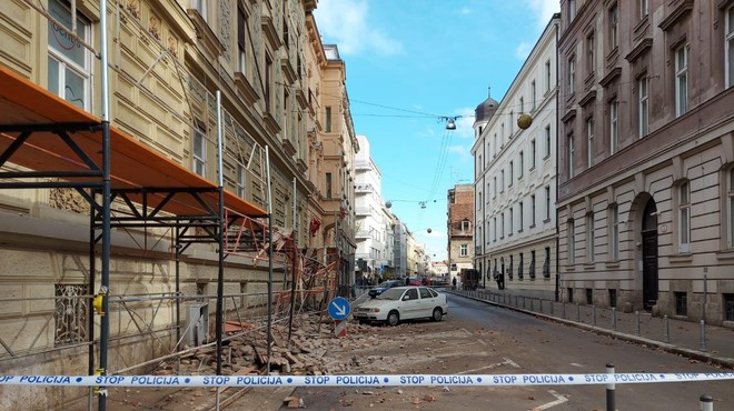 Gmotna škoda je zaradi potresa v Banovini nastala tudi v Zagrebu. (foto: Luka Stanzl/PIXSELL/BOBO)