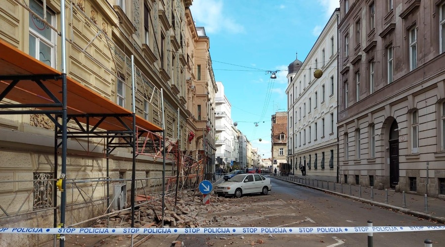 Gmotna škoda je zaradi potresa v Banovini nastala tudi v Zagrebu. (foto: Luka Stanzl/PIXSELL/BOBO)