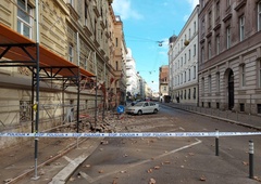 Policistka objavila fotografije škode potresa in skoraj končala za zapahi