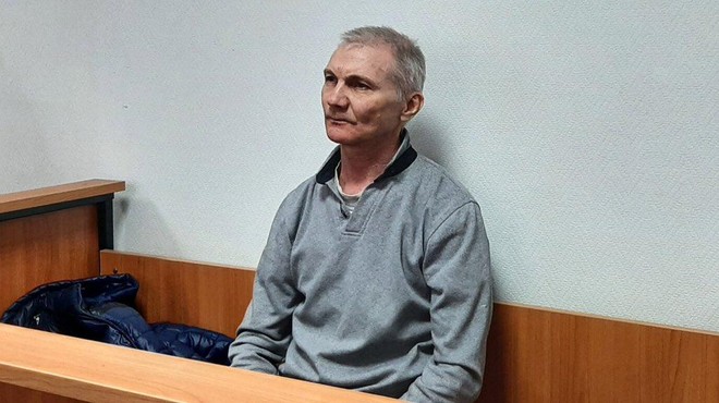 Nove informacije o Rusu, ki je zaradi hčerkine risbice obsojen na 2 leti zapora (foto: Twitter/news_tsc)