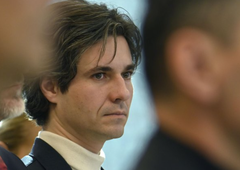 Luka Mesec se mora v več postopkih zagovarjati na sodišču: česa je obtožen?