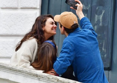 Slavni igralski par ujeli čisto blizu nas: tako srečna sta videti