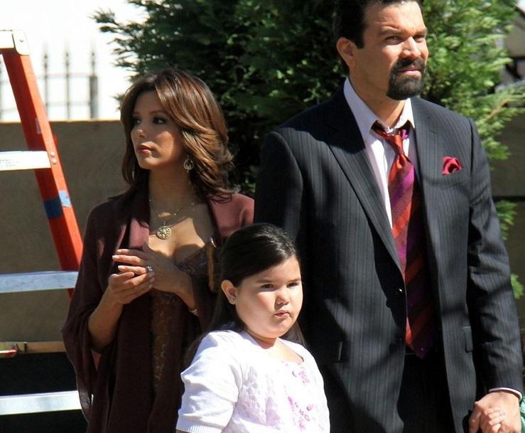 Njena televizijska starša sta bila Gaby (Eva Longoria) in Carlos Solis (Ricardo Antonio Chavira).