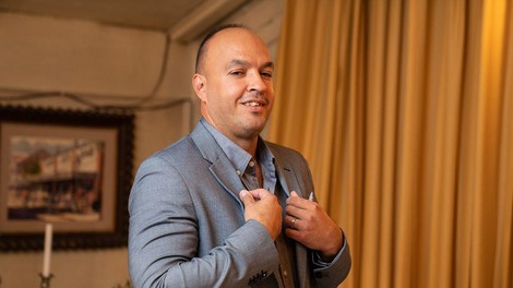 Tako se je pokojnemu očetu poklonil Aleš (Poroka na prvi pogled)