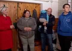 Delovna akcija presenetila: družini bo tokrat uredila kar dve stanovanji