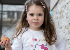 Slovenci za malo Karolino zbrali neverjetno vsoto denarja: a do končnega cilja manjka še veliko