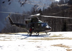 Znani slovenski glasbenik doživel hudo prometno nesrečo, reševali so ga s helikopterjem