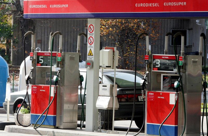 Nove cene goriva bodo veljale do 18. decembra.