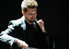 Luka Šulić iz 2Cellos z oboževalci delil tragično novico: "Z globoko žalostjo sporočam ..."