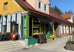 Počistili in začeli na novo: legendarni ljubljanski lokal zasijal v drugačni podobi (oglejte si fotografije)