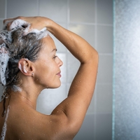 Električarji razbijajo mit: je treba med prhanjem izklopiti bojler? Njihov odgovor je zelo neposreden in natančen