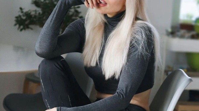 Znana Slovenka brez retuširanja objavila fotografijo v spodnjem perilu, da bo dobila tak negativen odziv, ni pričakovala (foto: Instagram/Nika Urbas, fotomontaža)