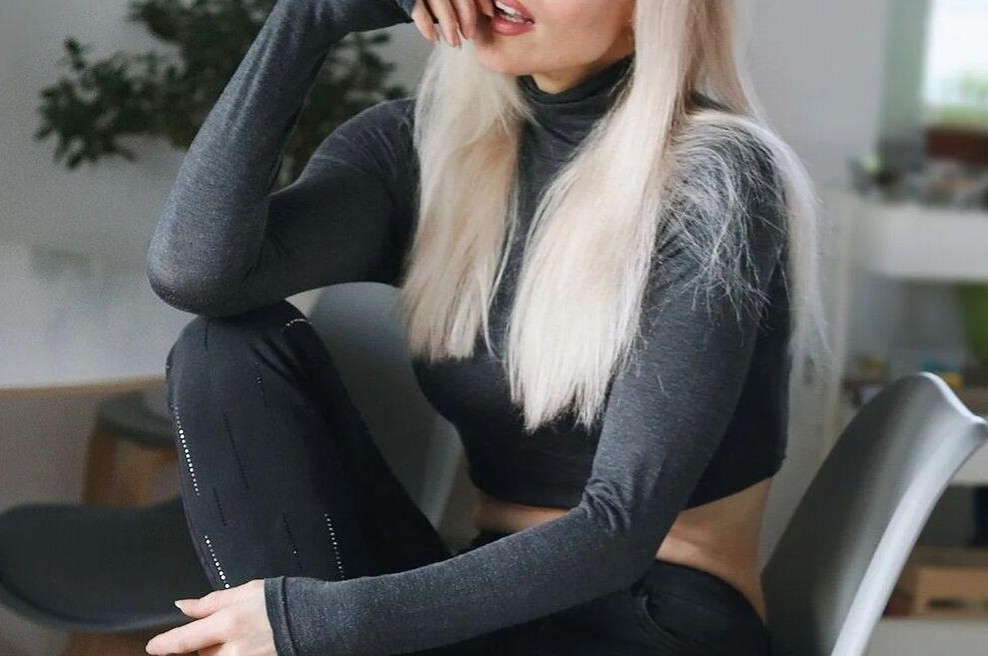 Znana Slovenka brez retuširanja objavila fotografijo v spodnjem perilu, da bo dobila tak negativen odziv, ni pričakovala (foto: Instagram/Nika Urbas, fotomontaža)