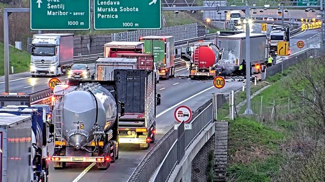 Začetek tedna so obeležili zastoji: zaprta obvoznica v mesto, gneča že na avtocesti (foto: Facebook/Promet.si)