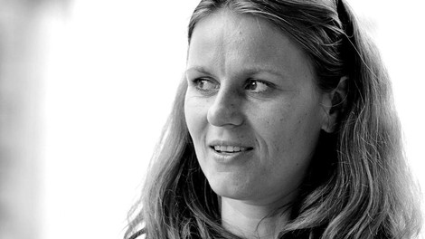 Pretreseni in zlomljeni: pisarno Evropskega parlamenta v Sloveniji užalostila smrt dolgoletne sodelavke
