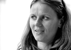 Pretreseni in zlomljeni: pisarno Evropskega parlamenta v Sloveniji užalostila smrt dolgoletne sodelavke