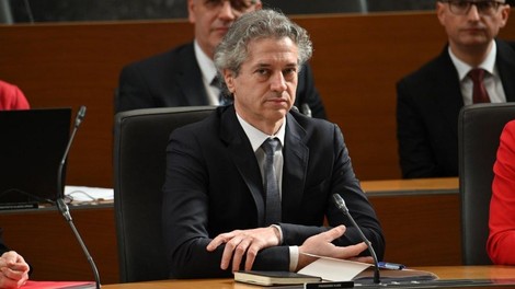 Robert Golob ostro proti predlagateljem interpelacije: premier v odločnem nastopu obračunal s političnimi nasprotniki