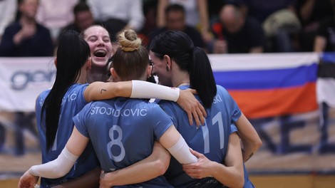 FOTO: Nepremagljive Kamničanke že sedmič državne prvakinje v odbojki