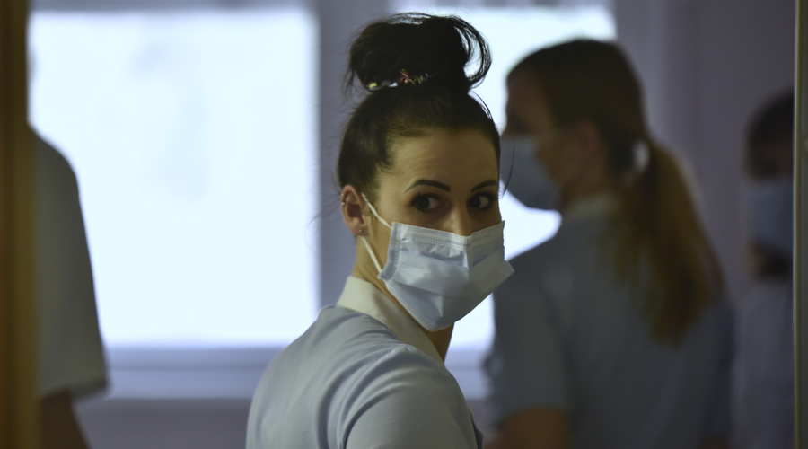 Mladi zdravniki odločno podprli medicinske sestre: Janković dobi 3000 evrov, medicinska sestra pa slabih 30! (foto: Žiga Živulovič jr./Bobo)