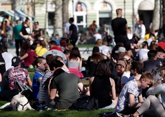 Intenziven vonj sredi Ljubljane: več sto ljudi se je zbralo ob prazniku konoplje (FOTO)