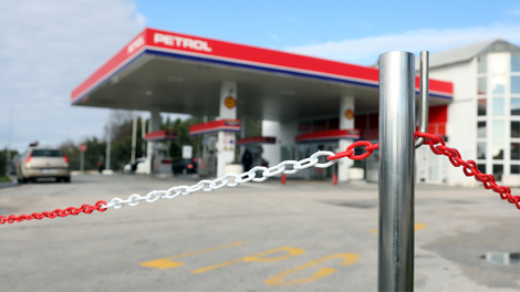 Številni jezni in razočarani, potem ko je Petrol zaprl znano črpalko (v podjetju se branijo z zanimivimi argumenti)