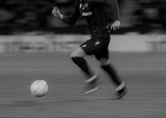 Umrl legendarni nogometaš Barcelone