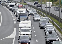 Prometna nesreča, okvara vozila in zapore: kje na slovenskih cestah so trenutno zastoji?